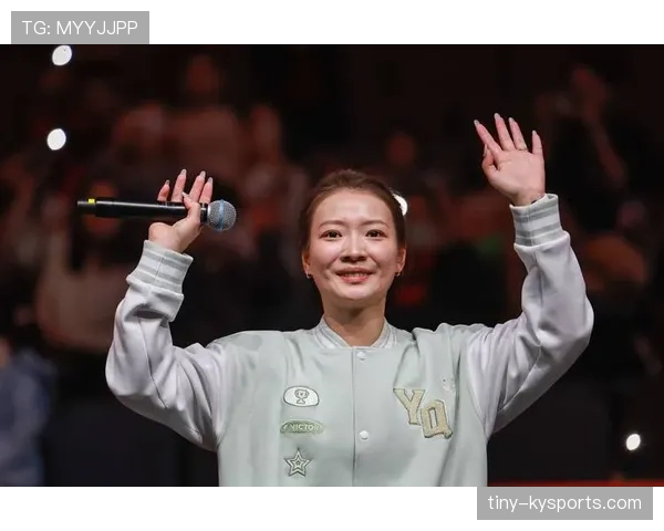 黄雅琼机场随手一背的包能付我半年房租,现实感碎了 黄雅琼机场随手一背的包能付我半年房租,现实感碎了